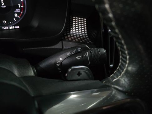 Used 2020 Volvo XC40 T4 R-Design w/ Protection Package Premier image 23