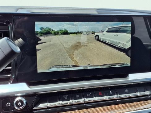 New 2026 GMC Sierra 3500 SLE w/ SLE Value Package AWD/4WD image 9