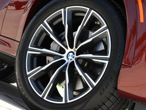 Used 2026 BMW X6 xDrive40i AWD/4WD image 11