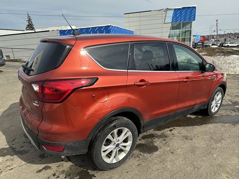 Used 2019 Ford Escape SE image 8