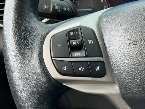 Used 2023 Ford Explorer XLT w/ Equipment Group 202A RWD image 31