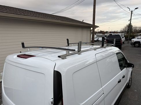 Used 2022 Ford Transit Connect XL image 11