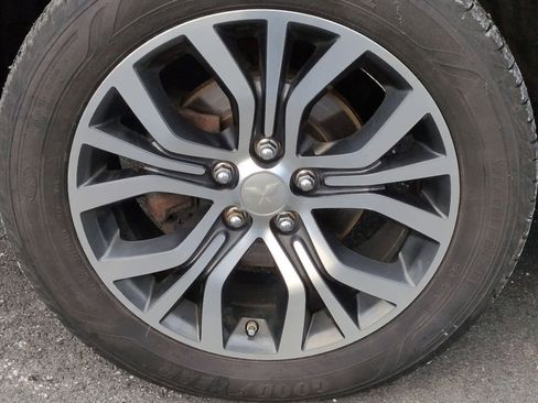 Used 2017 Mitsubishi Outlander SE image 14