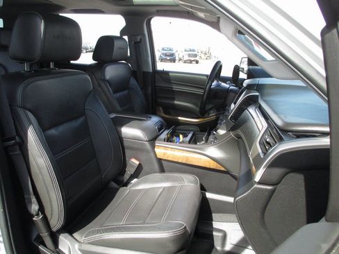 Used 2019 GMC Yukon XL Denali image 23