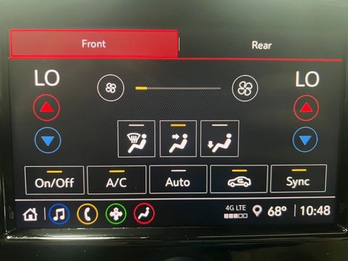 Used 2022 Chevrolet Traverse LS image 12