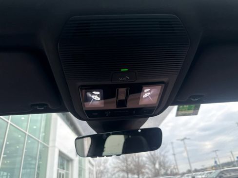 Used 2022 Volkswagen ID.4 Pro S w/ Gradient Package image 16