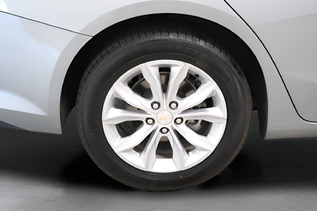 Used 2023 Chevrolet Malibu LT FWD image 30
