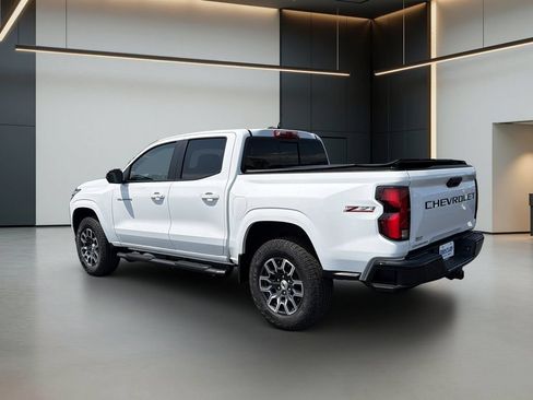 Certified 2025 Chevrolet Colorado Z71 w/ Technology Package AWD/4WD image 3