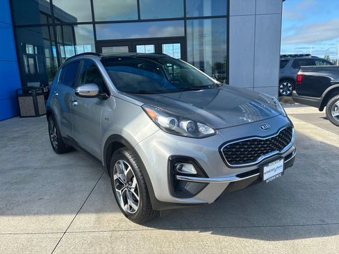 Used 2022 Kia Sportage EX AWD/4WD image 3