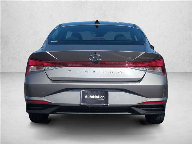 Used 2022 Hyundai Elantra SEL FWD image 7