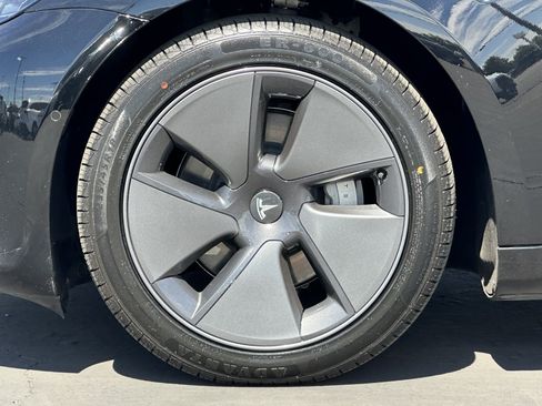 Used 2022 Tesla Model 3 Long Range AWD/4WD image 30