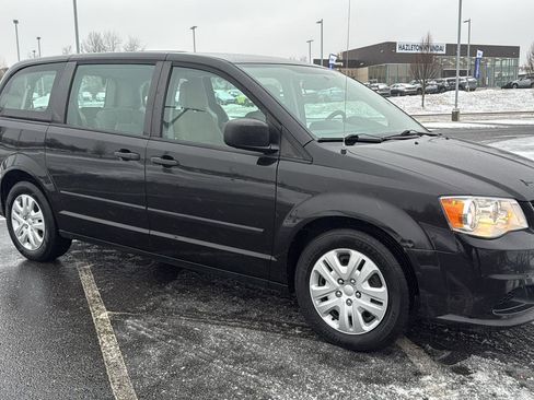 Used 2015 Dodge Grand Caravan American Value Package w/ UConnect Hands-Free Group image 2