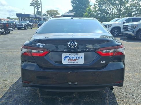 Used 2021 Toyota Camry LE w/ Carpet Mat Package (TMS) image 4