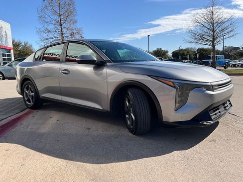 Used 2025 Kia K4 LXS image 5