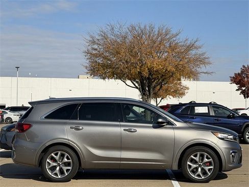 Used 2019 Kia Sorento SX image 3
