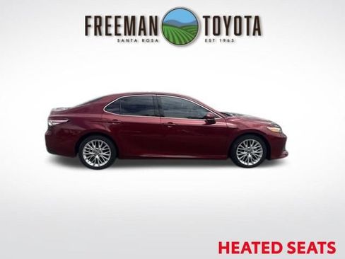 Used 2018 Toyota Camry XLE FWD image 4
