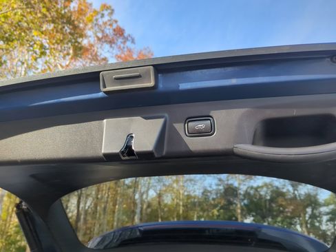 Used 2022 Hyundai Tucson Limited w/ Cargo Package image 18