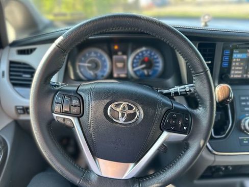 Used 2017 Toyota Sienna XLE w/ XLE Navigation Package AWD/4WD image 16