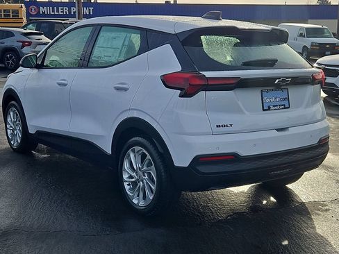 New 2027 Chevrolet Bolt LT w/ Comfort Package FWD image 4
