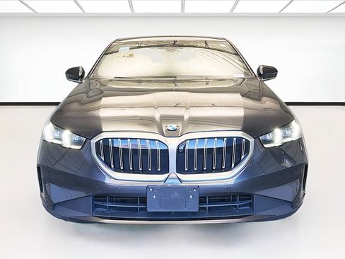 Used 2024 BMW 530i w/ Premium Package image 2