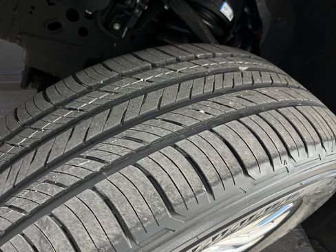 Used 2024 Ford F150 Lariat image 43