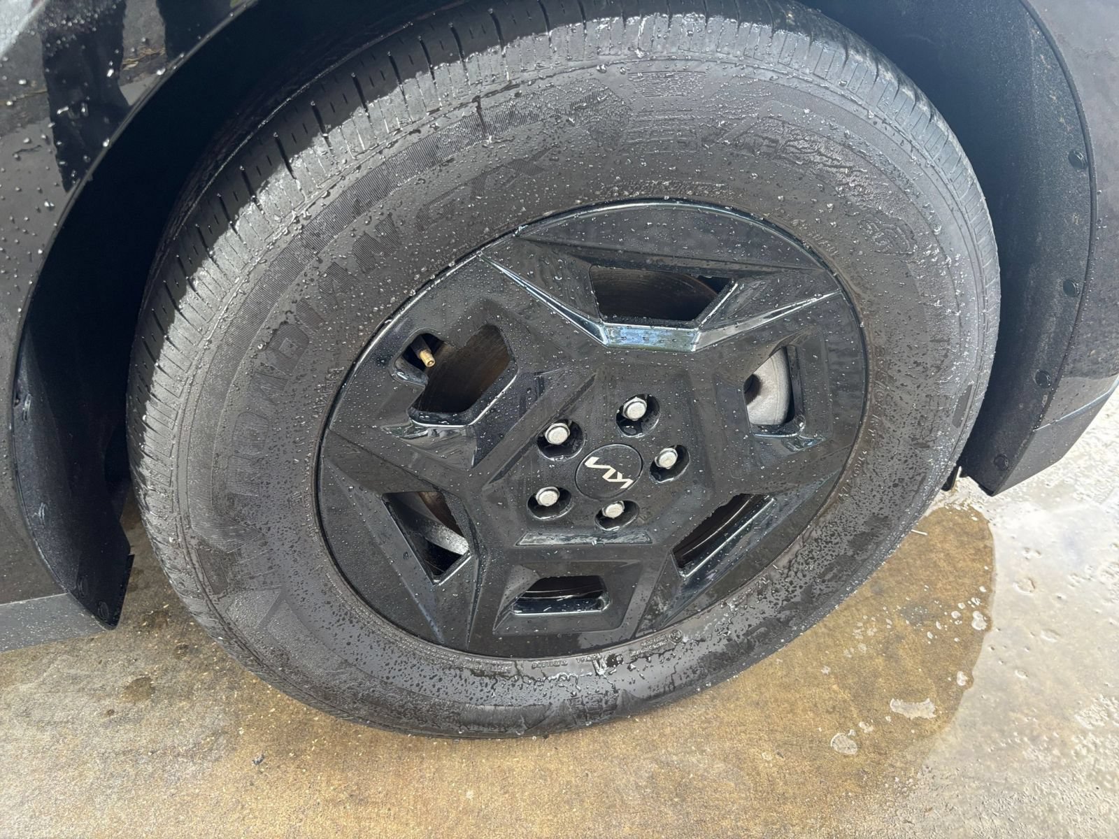 Used 2026 Kia Carnival FWD image 32