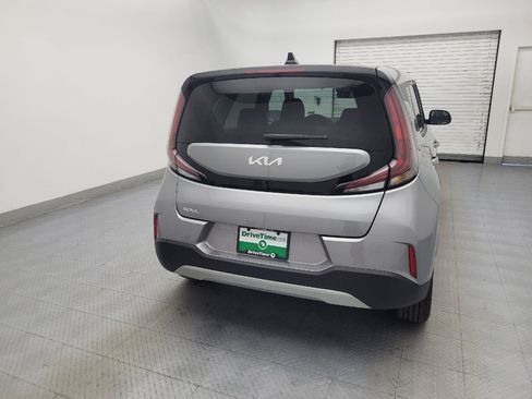 Used 2025 Kia Soul LX image 7