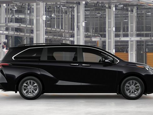 New 2026 Toyota Sienna XLE FWD image 12