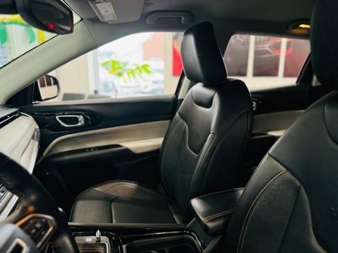 Used 2022 Jeep Compass Limited w/ Elite Group image 16