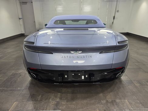 Used 2025 Aston Martin DB12 Convertible image 25