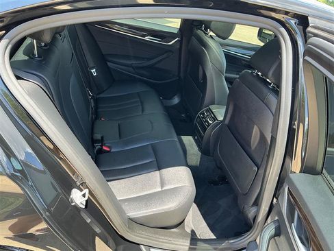 Used 2018 BMW 530e xDrive w/ Premium Package 2 AWD/4WD image 39