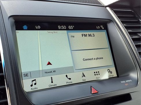 Used 2018 Ford Taurus SEL w/ Equipment Group 201A FWD image 16
