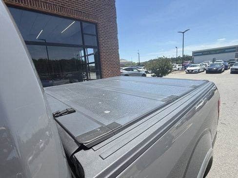 Used 2018 Ford F150 XLT w/ Equipment Group 302A Luxury AWD/4WD image 12