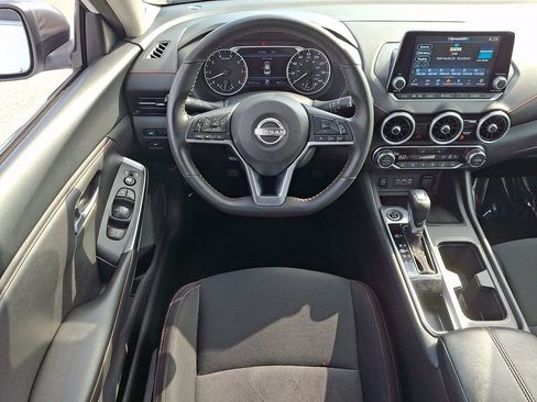 Used 2025 Nissan Sentra SR FWD image 11