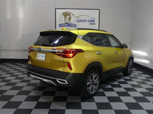Used 2021 Kia Seltos SX w/ SX Sunroof Package AWD/4WD image 10