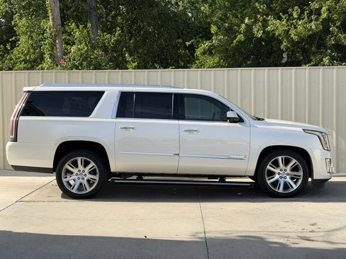 Used 2015 Cadillac Escalade ESV Premium AWD/4WD image 4