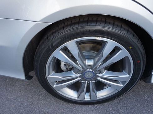 Used 2016 Mercedes-Benz E 350 Sedan w/ Premium Package image 16