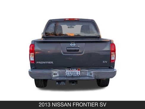 Used 2013 Nissan Frontier SV image 10
