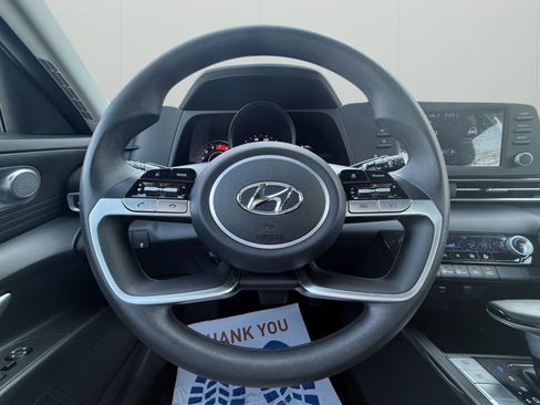 Used 2023 Hyundai Elantra SEL image 14