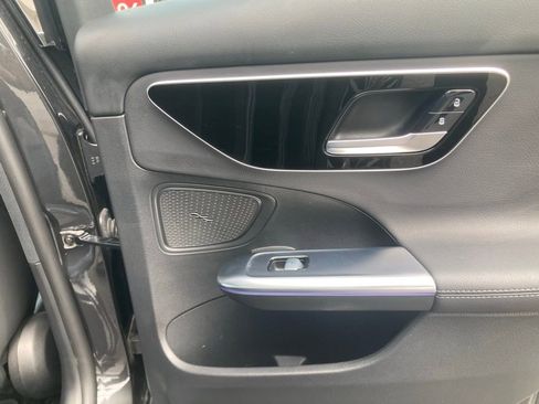 Used 2023 Mercedes-Benz C 300 Sedan image 35