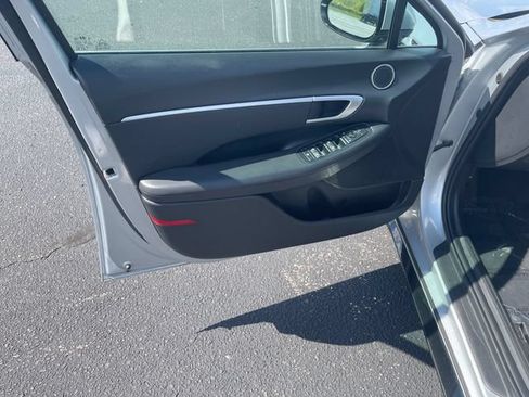 Used 2025 Hyundai Sonata SEL FWD image 12