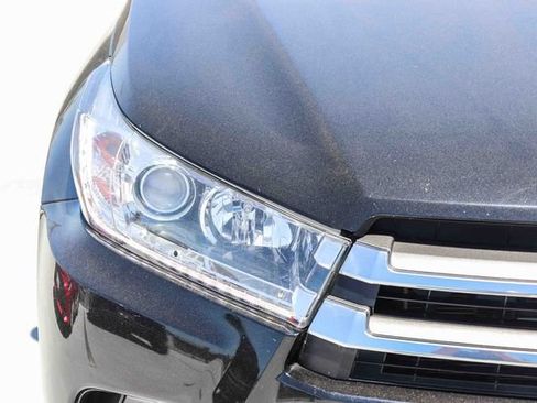 Used 2019 Toyota Highlander Limited Platinum w/ Carpet Mat Package (TMS) AWD/4WD image 11