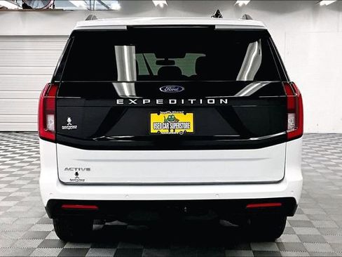 Used 2025 Ford Expedition Active AWD/4WD image 5