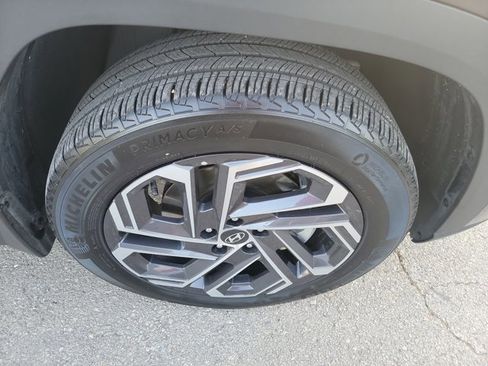 Used 2025 Hyundai Tucson Limited image 10