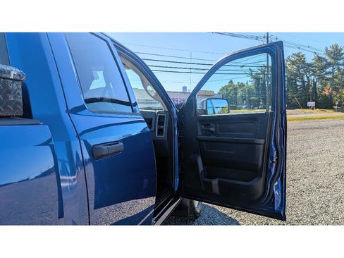 Used 2016 RAM 1500 Express AWD/4WD image 11
