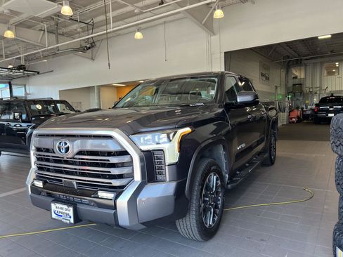 Used 2024 Toyota Tundra Limited AWD/4WD image 4
