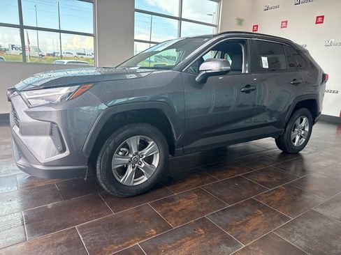 Used 2025 Toyota RAV4 XLE FWD image 3