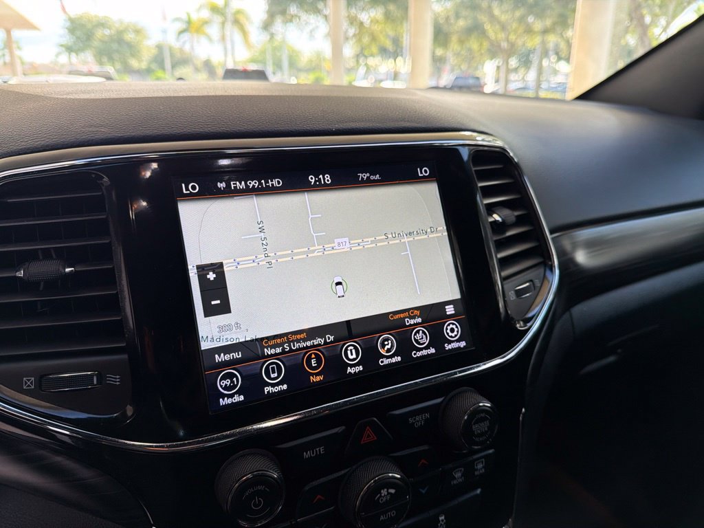 Used 2021 Jeep Grand Cherokee Laredo X RWD image 12