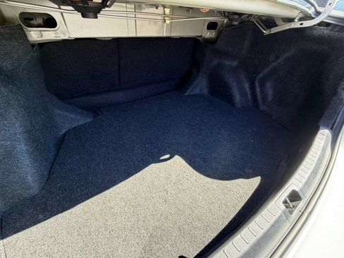 Used 2017 Toyota Corolla LE FWD image 11