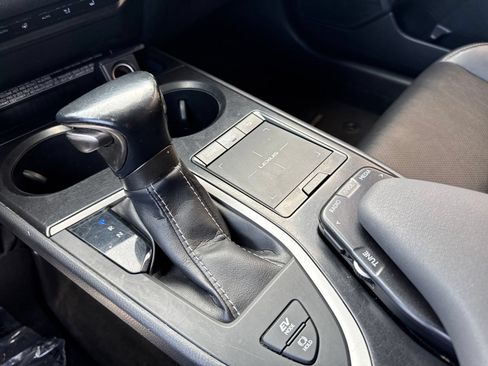 Used 2020 Lexus UX 250h w/ Premium Package AWD/4WD image 35